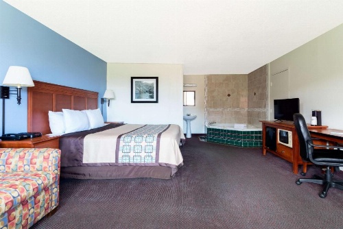Days Inn by Wyndham Luray Shenandoah image 5